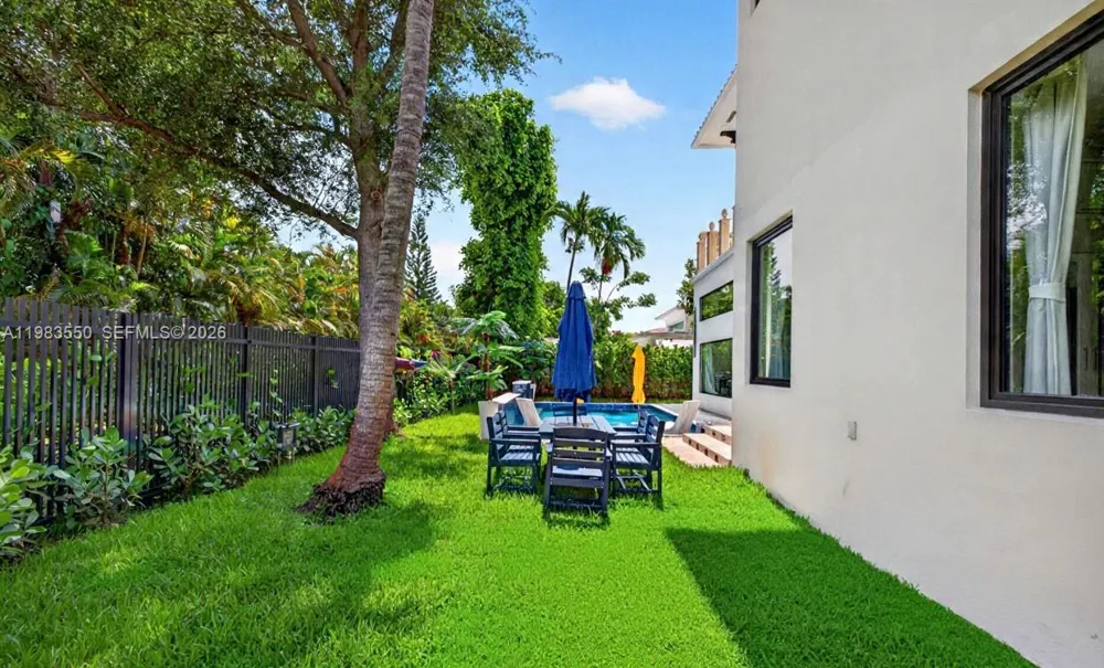 941 NE 119th St Biscayne Park, FL 33161