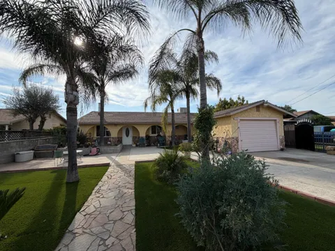 8767 S Rodriguez Avenue