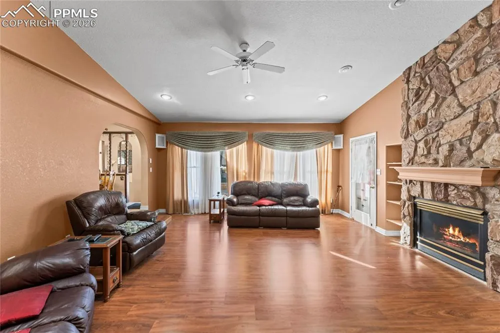 61 Radcliff Lane Pueblo, CO 81005