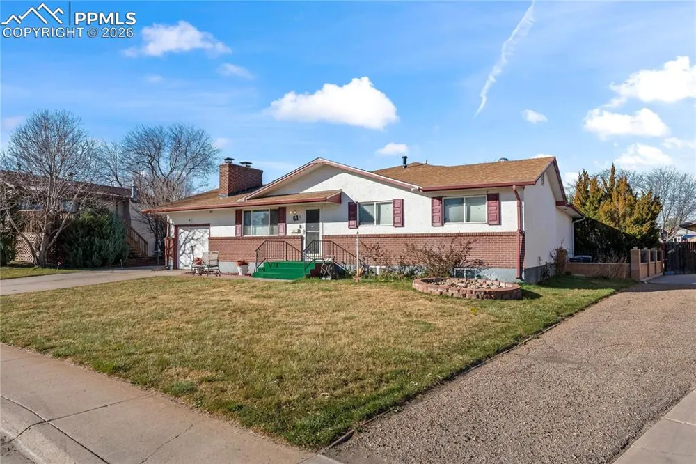 61 Radcliff Lane Pueblo, CO 81005