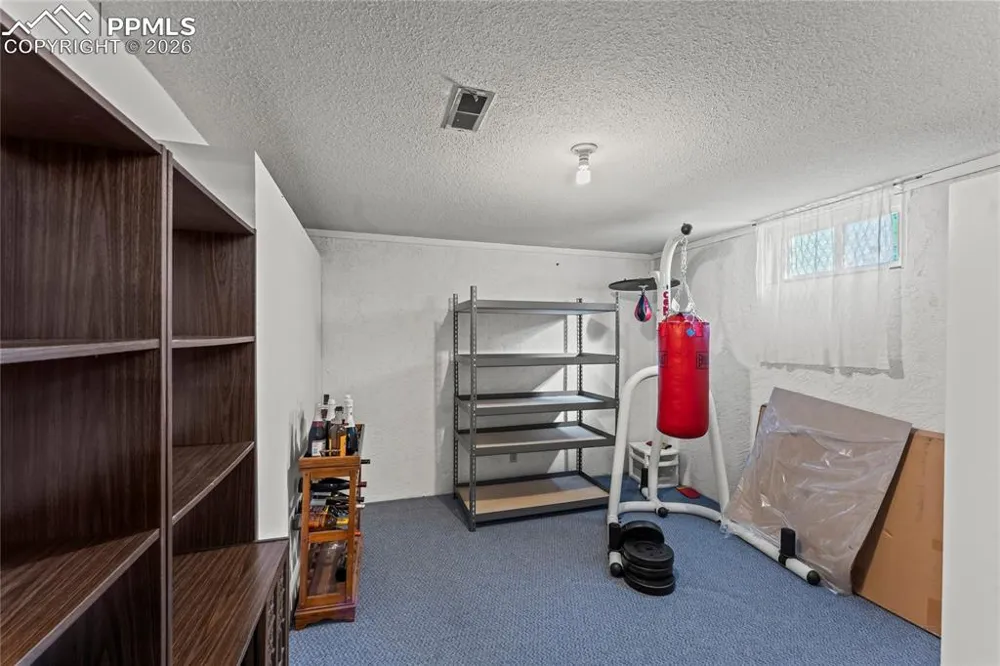 61 Radcliff Lane Pueblo, CO 81005