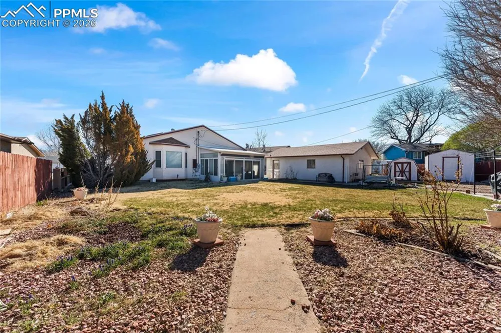 61 Radcliff Lane Pueblo, CO 81005