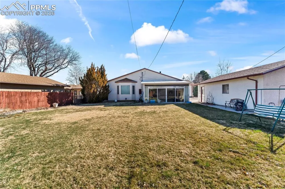 61 Radcliff Lane Pueblo, CO 81005