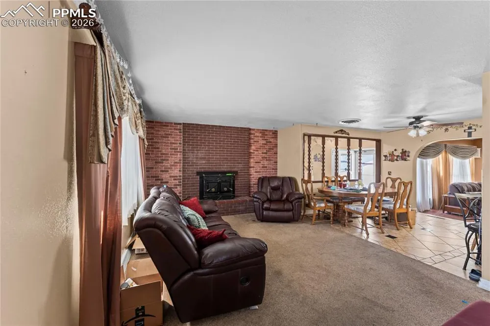 61 Radcliff Lane Pueblo, CO 81005