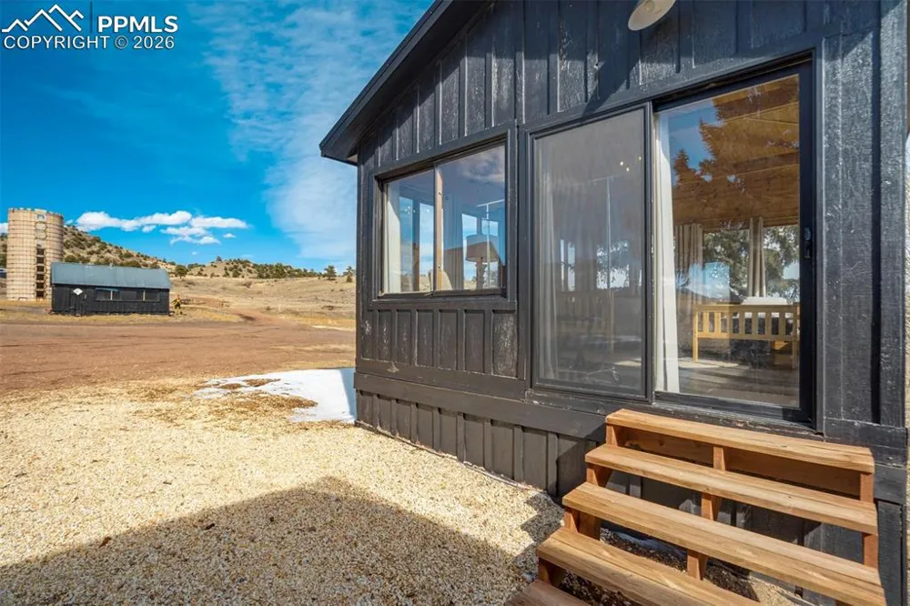 10589 County Road 102 Guffey, CO 80820