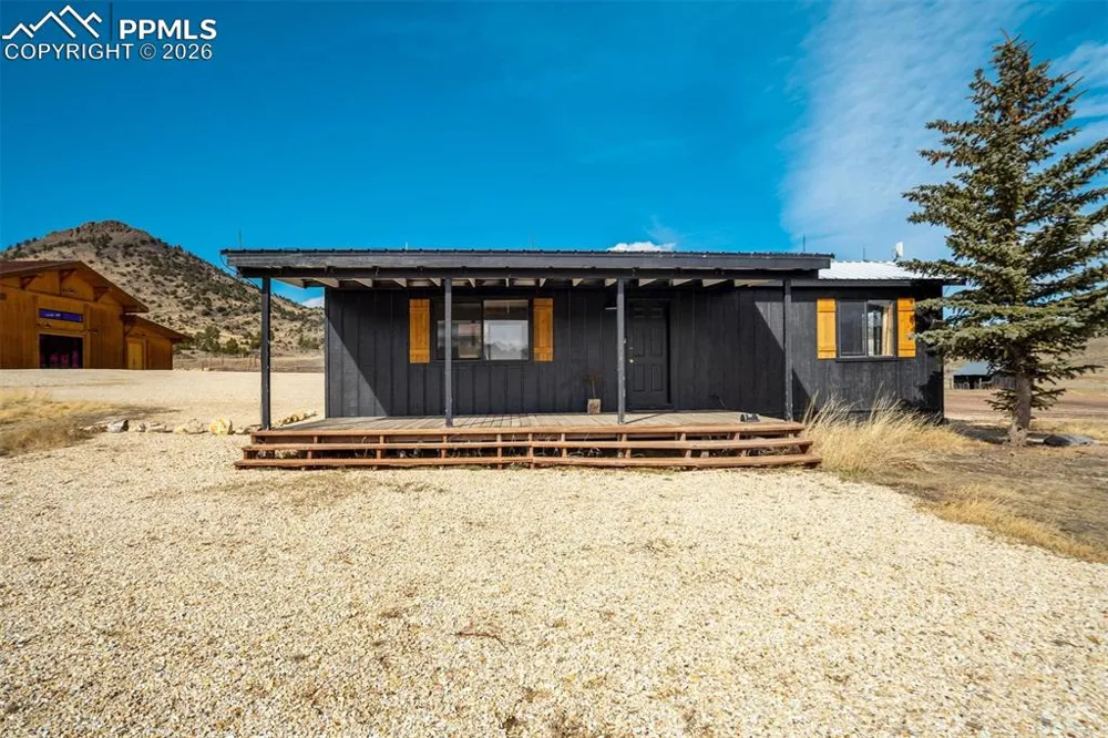 10589 County Road 102 Guffey, CO 80820