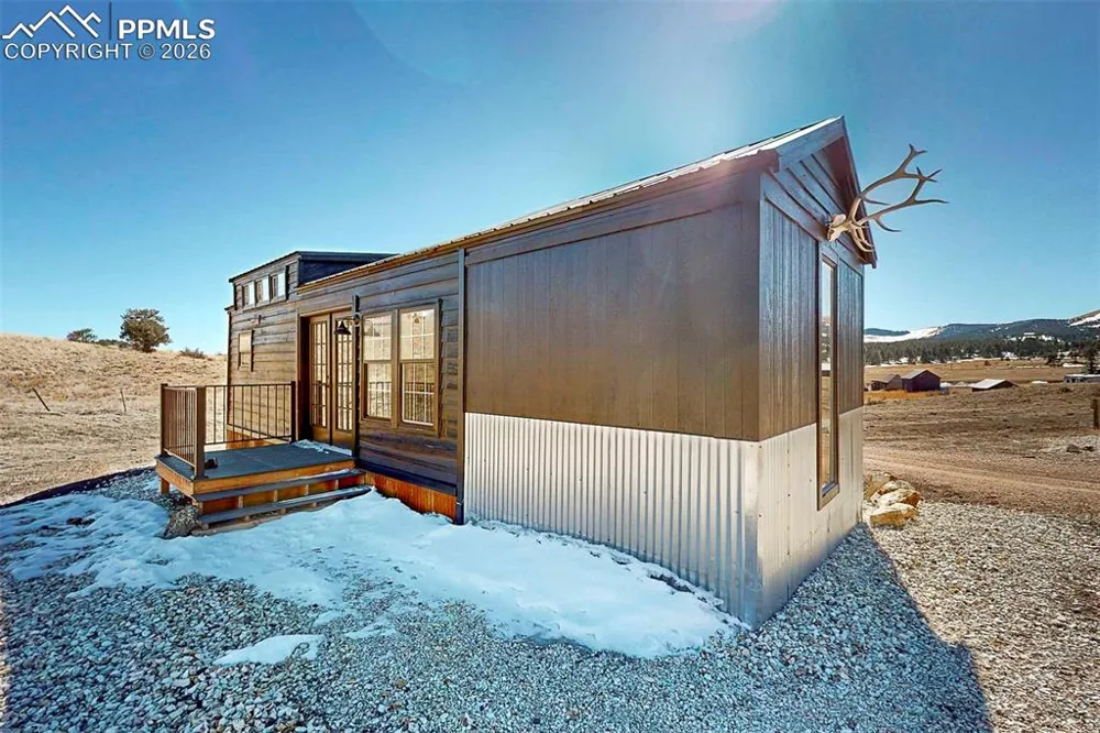 10589 County Road 102 Guffey, CO 80820