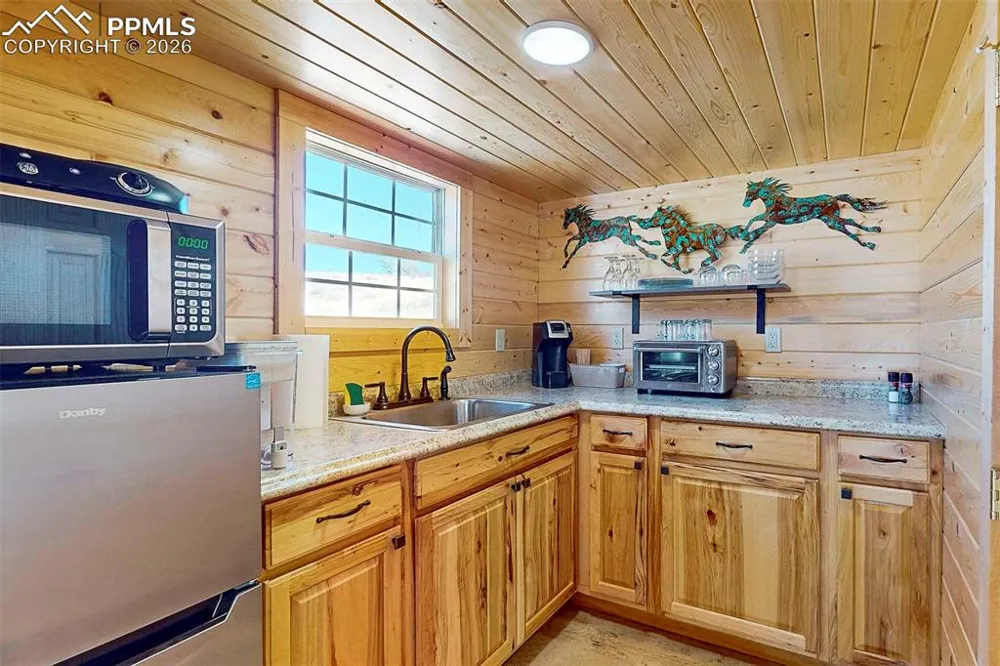 10589 County Road 102 Guffey, CO 80820