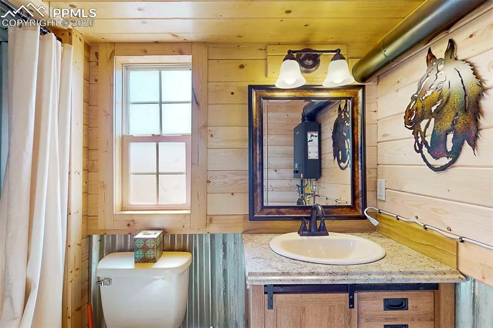 10589 County Road 102 Guffey, CO 80820