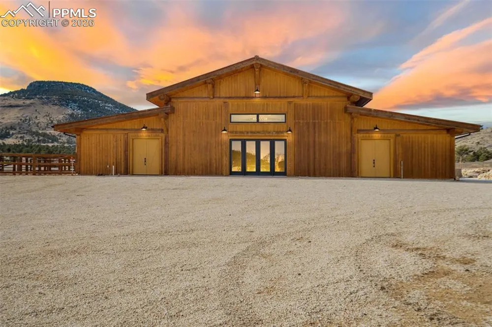 10589 County Road 102 Guffey, CO 80820