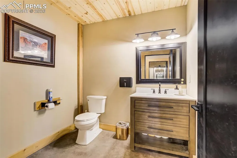 10589 County Road 102 Guffey, CO 80820