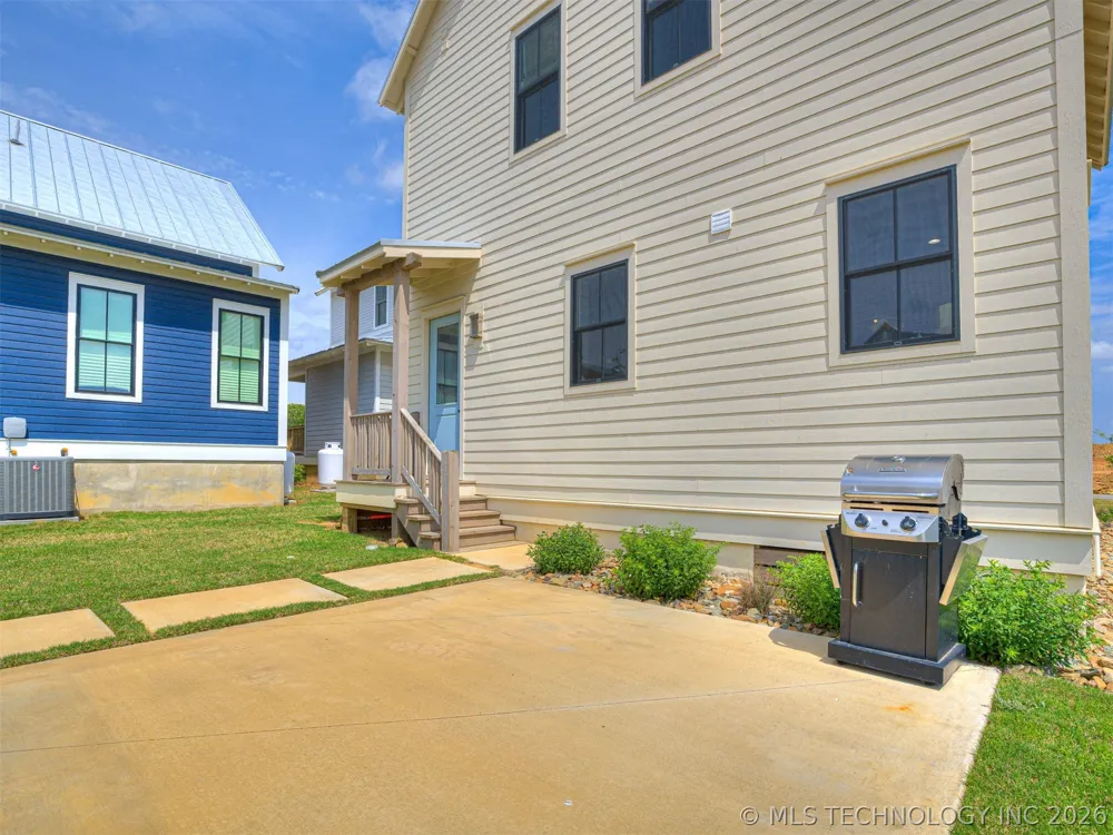 36 Hill Street Carlton Landing, OK 74432