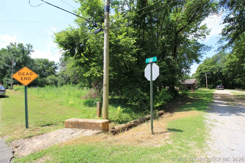 506 S Flint Avenue Stilwell, OK 74960