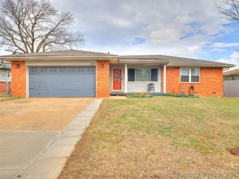2415 W 45th Place