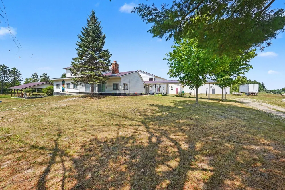 7202 21 Mile Road Chippewa Township, MI 49631