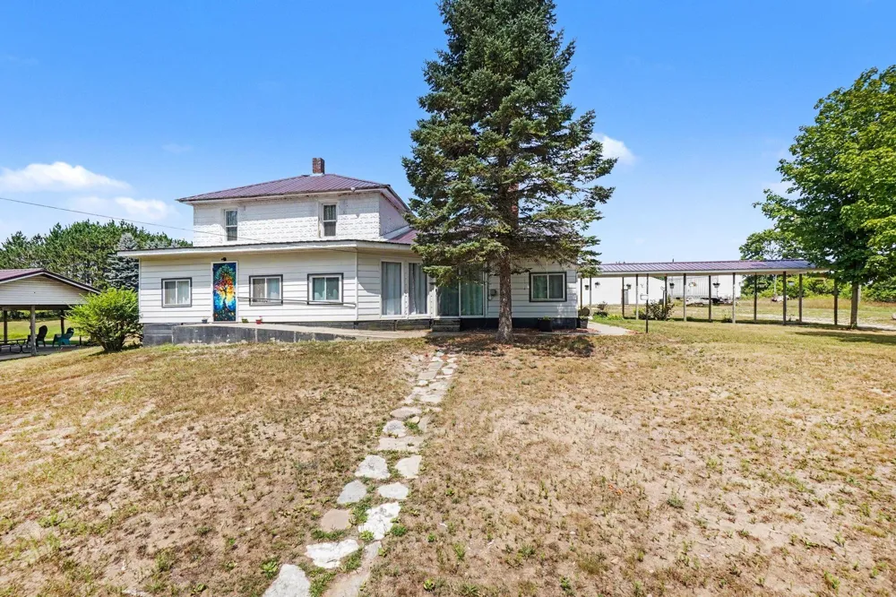 7202 21 Mile Road Chippewa Township, MI 49631