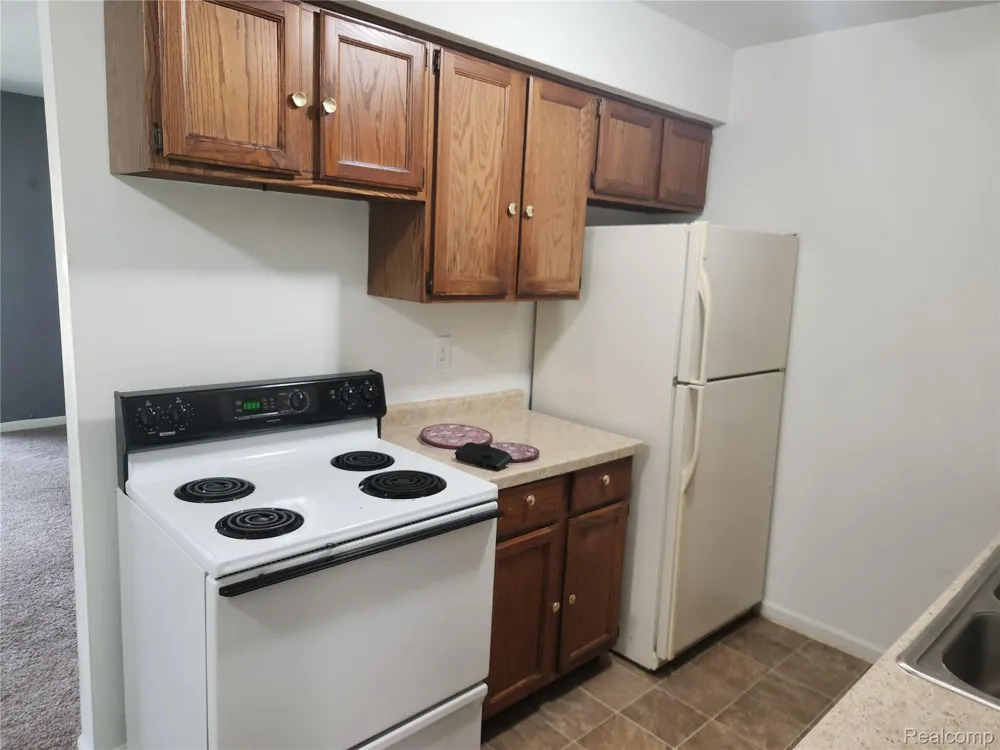 34650 Clarkson Drive W #46 Fraser City, MI 48026