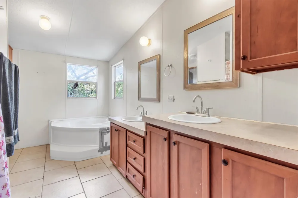135 Huskey Trail Paige, TX 78659