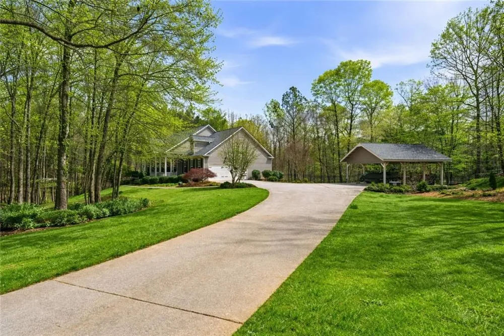 5522 Tyree Road Winston, GA 30187
