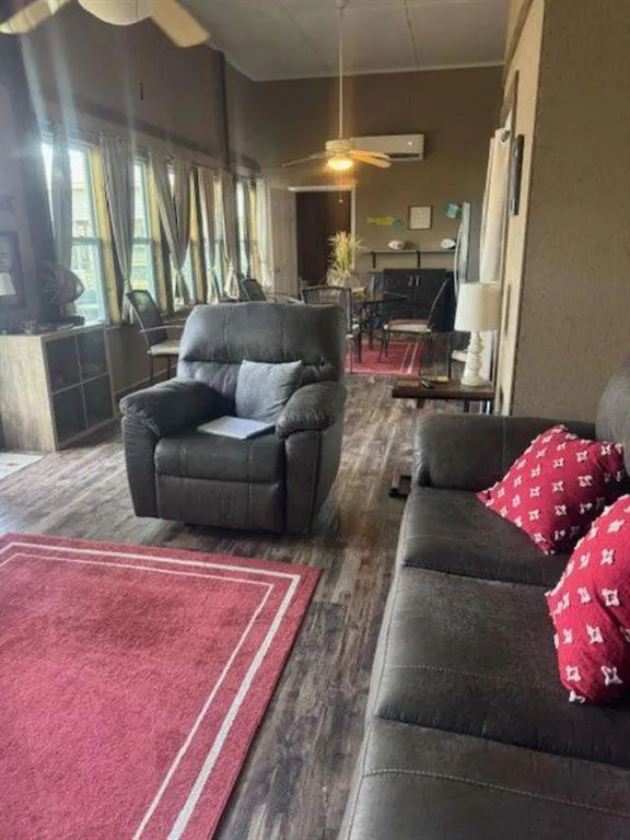 100 Sunset Drive Centre, AL 35960