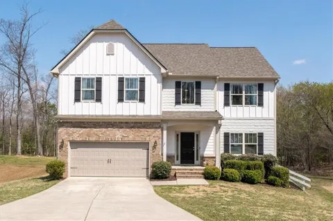 17 Four Feathers Lane NE