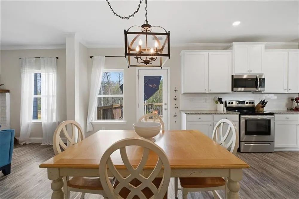 17 Four Feathers Lane NE Rydal, GA 30171