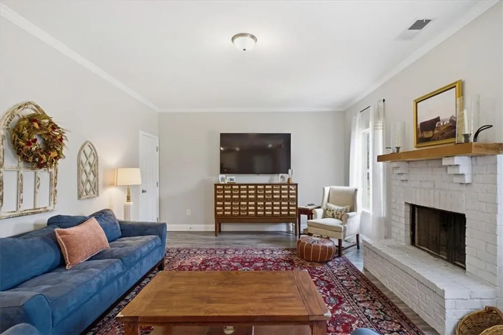 17 Four Feathers Lane NE Rydal, GA 30171