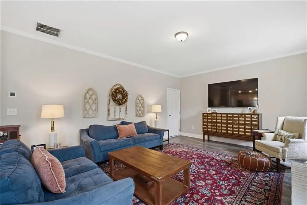 17 Four Feathers Lane NE Rydal, GA 30171