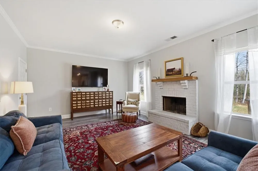 17 Four Feathers Lane NE Rydal, GA 30171