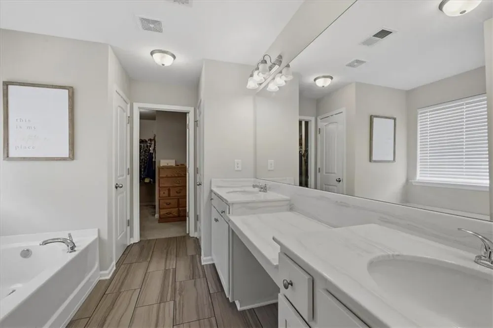 17 Four Feathers Lane NE Rydal, GA 30171