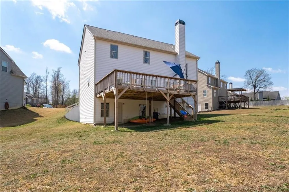 17 Four Feathers Lane NE Rydal, GA 30171