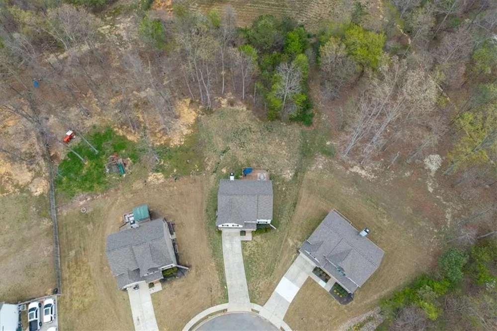 17 Four Feathers Lane NE Rydal, GA 30171