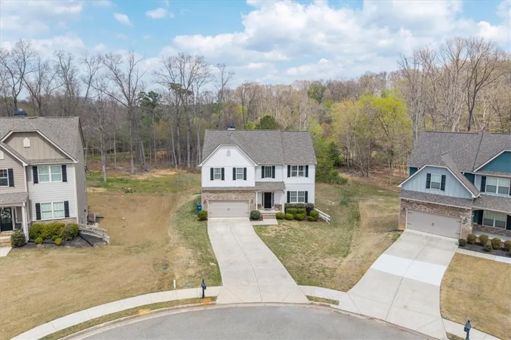 17 Four Feathers Lane NE Rydal, GA 30171
