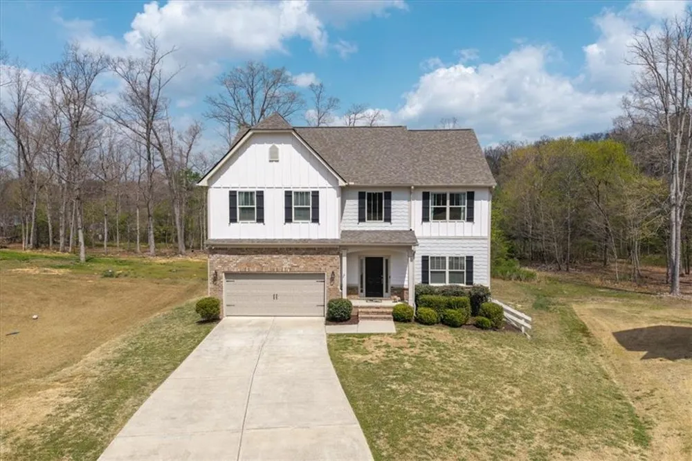 17 Four Feathers Lane NE Rydal, GA 30171