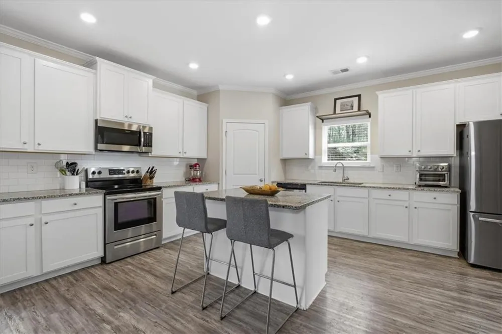 17 Four Feathers Lane NE Rydal, GA 30171