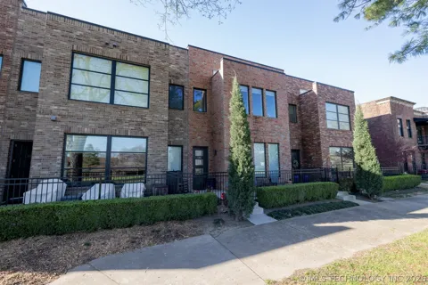 1129 E 7th Street #B13