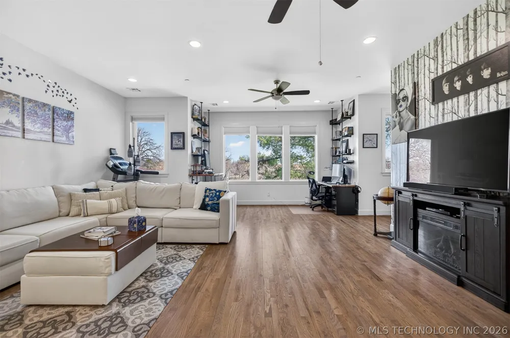 1129 E 7th Street #B13 Tulsa, OK 74120