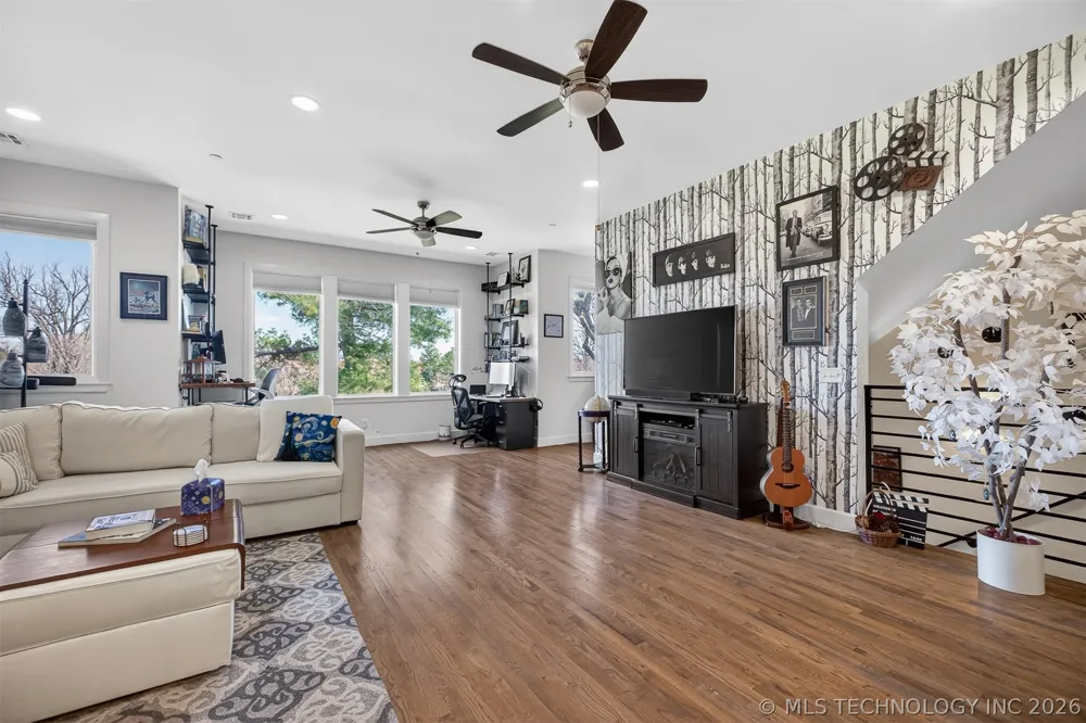 1129 E 7th Street #B13 Tulsa, OK 74120