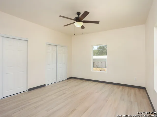 22806 Shady Forest Dr Elmendorf, TX 78112