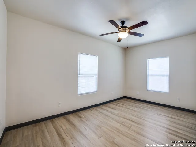 22806 Shady Forest Dr Elmendorf, TX 78112