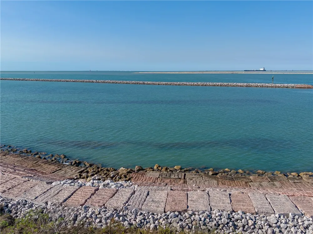 531 Bayshore Drive Ingleside, TX 78362
