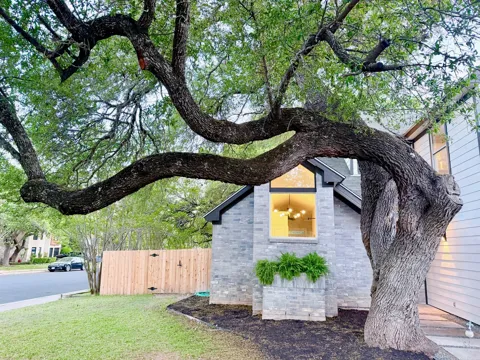 8301 Mendota Cove