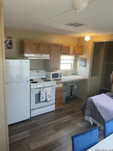 1509 Westward Trail Uvalde, TX 78801