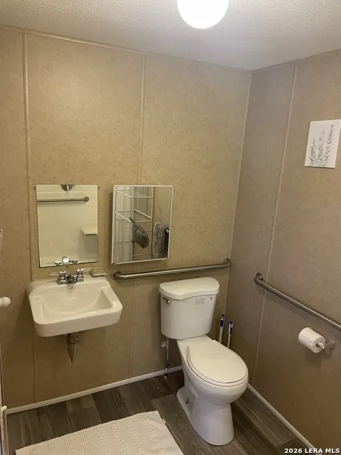 1509 Westward Trail Uvalde, TX 78801