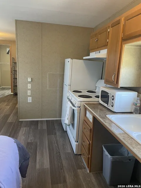 1509 Westward Trail Uvalde, TX 78801