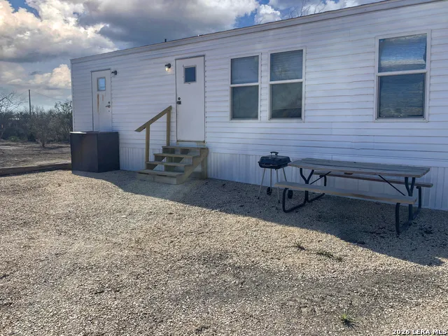 1509 Westward Trail Uvalde, TX 78801