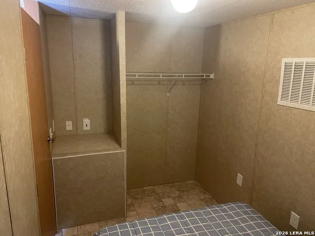 1509 Westward Trail Uvalde, TX 78801