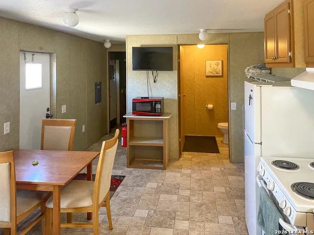 1509 Westward Trail Uvalde, TX 78801