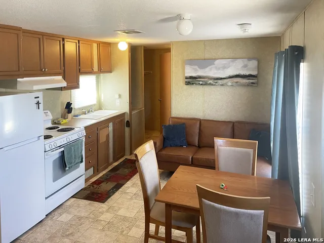 1509 Westward Trail Uvalde, TX 78801