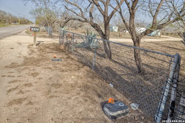 1509 Westward Trail Uvalde, TX 78801